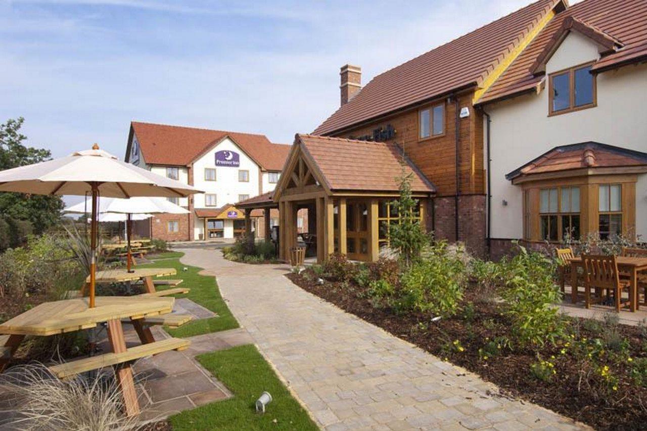 Premier Inn Newport/Telford Newport  Buitenkant foto